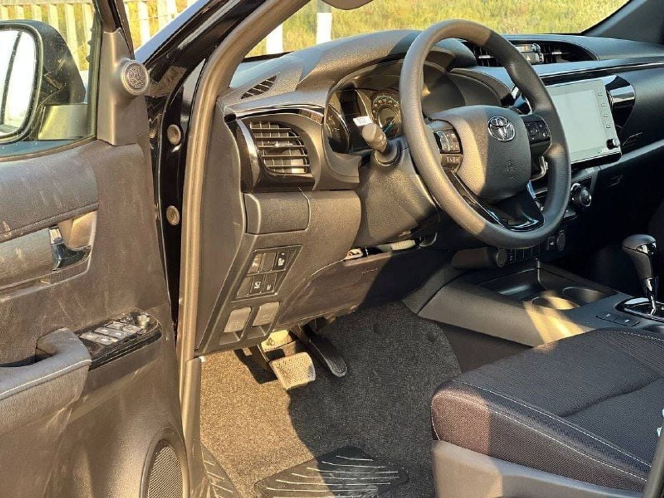 Toyota Hilux ADVENTURE 4.0L PTR A/T // 2025 // FULL OPTION WITH 360 CAMERA , BLIND SPOT , ADV KIT // SPECIAL OFFE