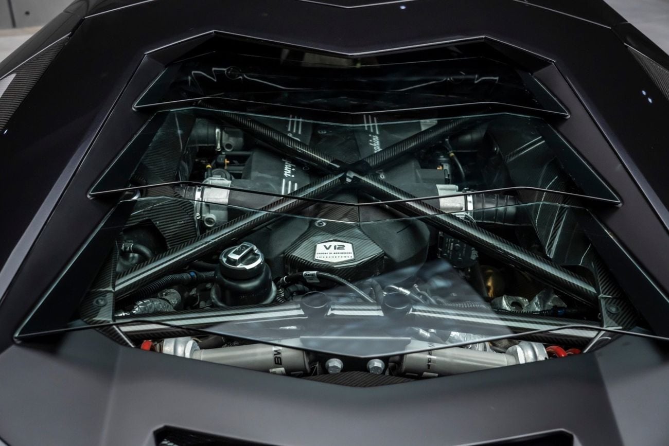 لامبورغيني أفينتادور 6.5L V12