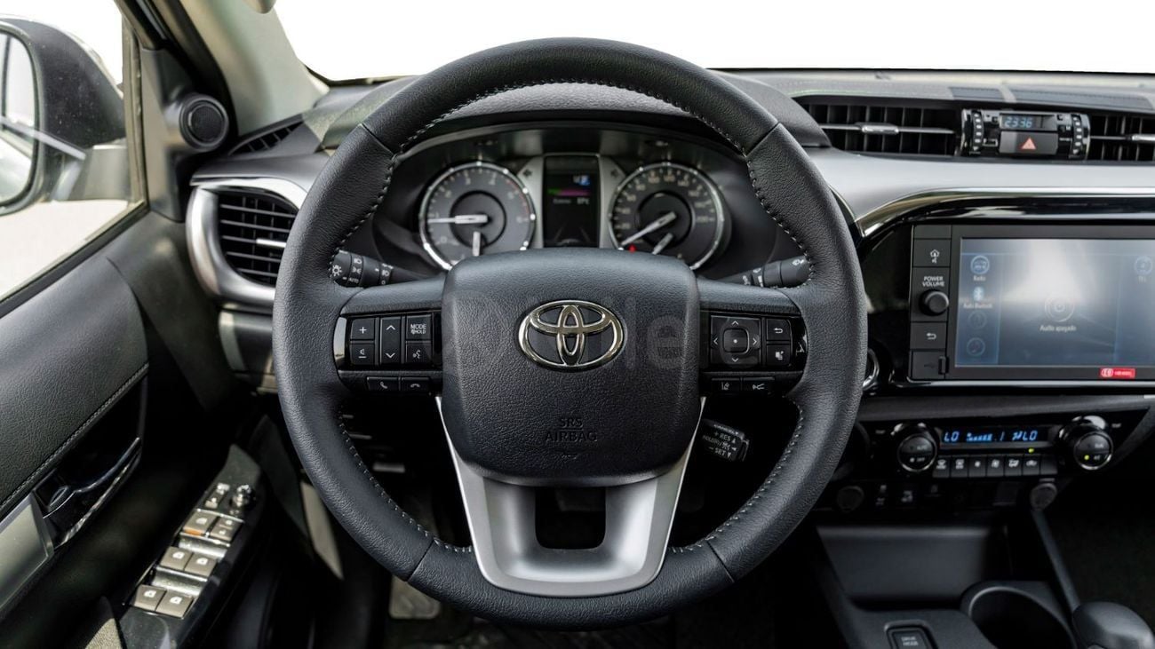 Toyota Hilux  HILUX DC 2.8 DIESEL MHEV AT 4WD | 2-YEAR WARRANTY + SERVICE AVAILABLE | IN-HOUSE FINANCING | 0% DOWN