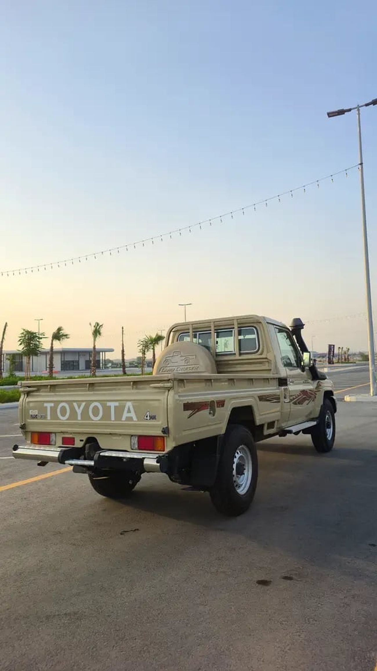 Toyota Land Cruiser 70 LC79 LX V8 4.5L DEISEL GCC Specs