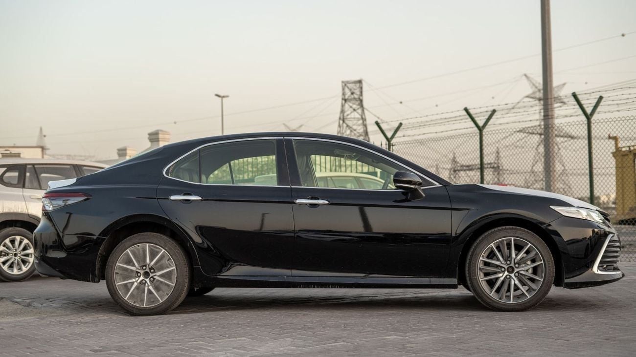 تويوتا كامري XLE 2.5L Executive 2024YM