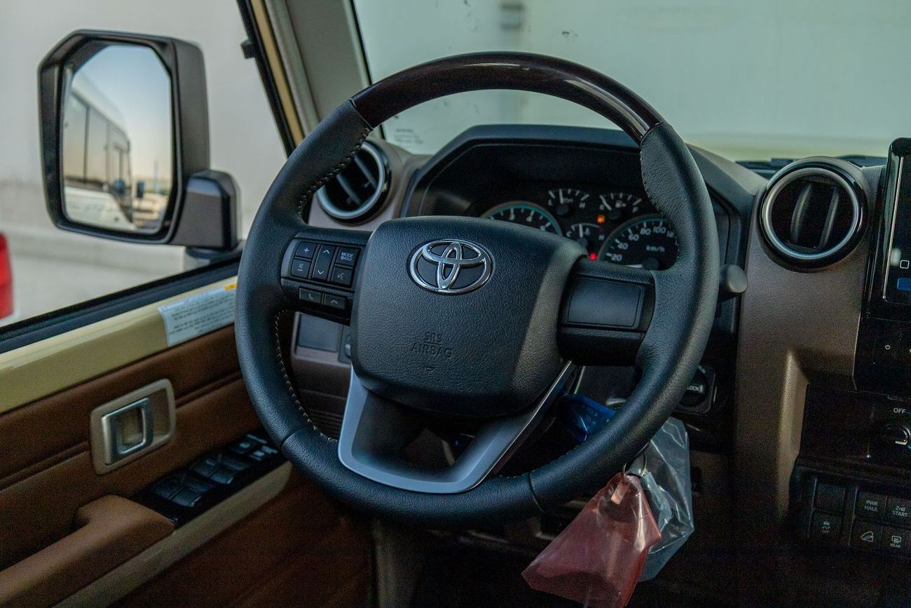 تويوتا لاند كروزر 70 2025 Toyota LC76 Hardtop 4.0L - Beige Inside Sadlle Tan | Export Only