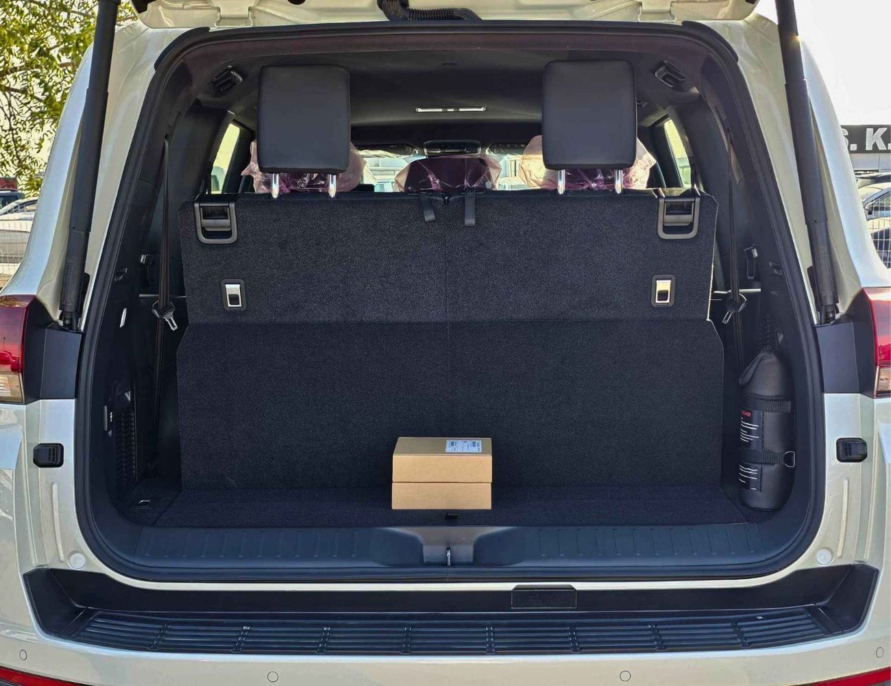 تويوتا لاند كروزر GXR TWIN TURBO / 3.5L V6 PETROL / RADAR / 12.3" DVD WITH JBL SPEAKERS / FRONT PWR SEATS / COOL BOX  