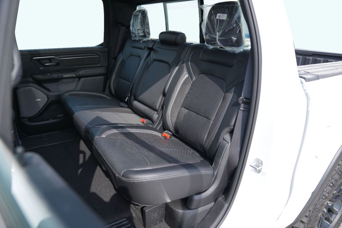 رام 1500 Rebel 5.7L Crew Cab Utility (5 Seater)