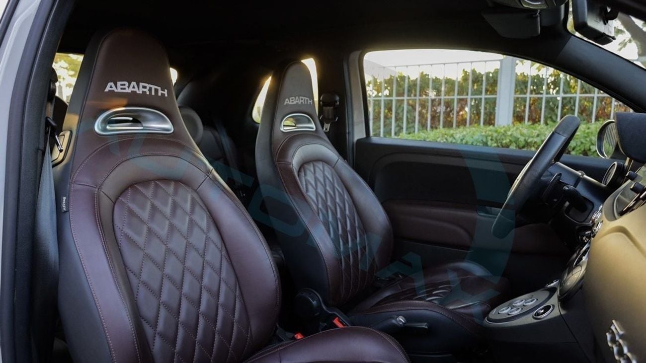 أبارث 695 Cabrio Turismo 1.4T GCC 38200Km 2023 With 2 years Or 120,000 Km Warranty @Official Dealer