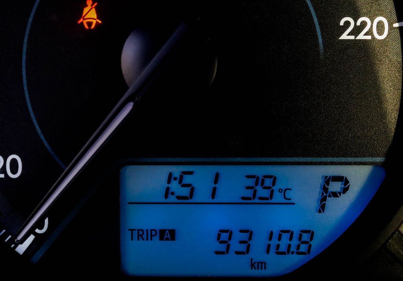 تويوتا يارس سيارة تويوتا ياريس SE (XP130) موديل 2019، هاتشباك بخمسة أبواب، محرك بنزين سعة 1.3 لتر، ناقل حركة أوت