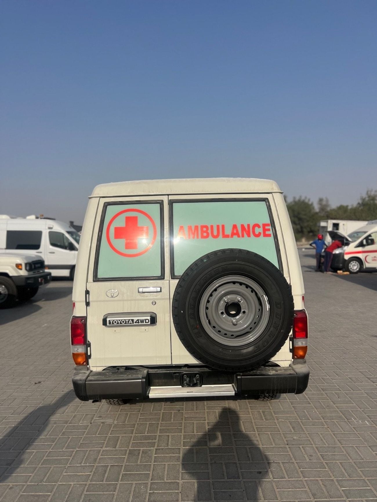 تويوتا لاند كروزر 70 LC 78 HARDTOP 4.0L MT LC hardtop 3 Doors 4.2 diesel Ambulance