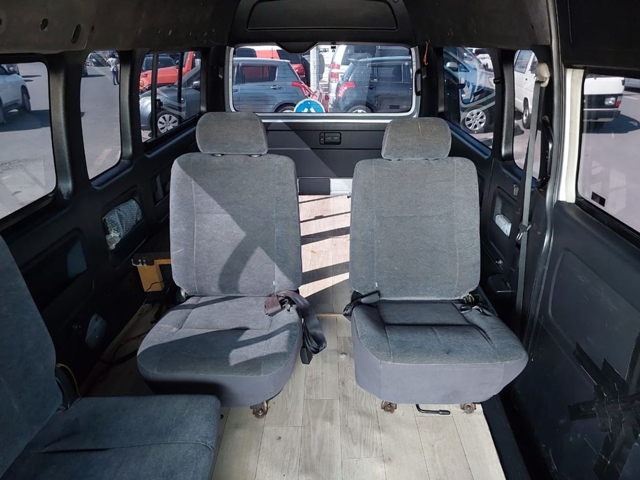 Toyota Hiace TOYOTA HIACE VAN RHD 2011 MODEL 3.0 L DIESEL AUTOMATIC(PM010795)