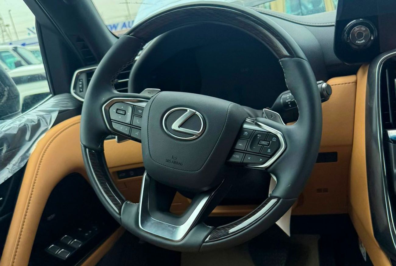 لكزس LX 600 SIGNATURE