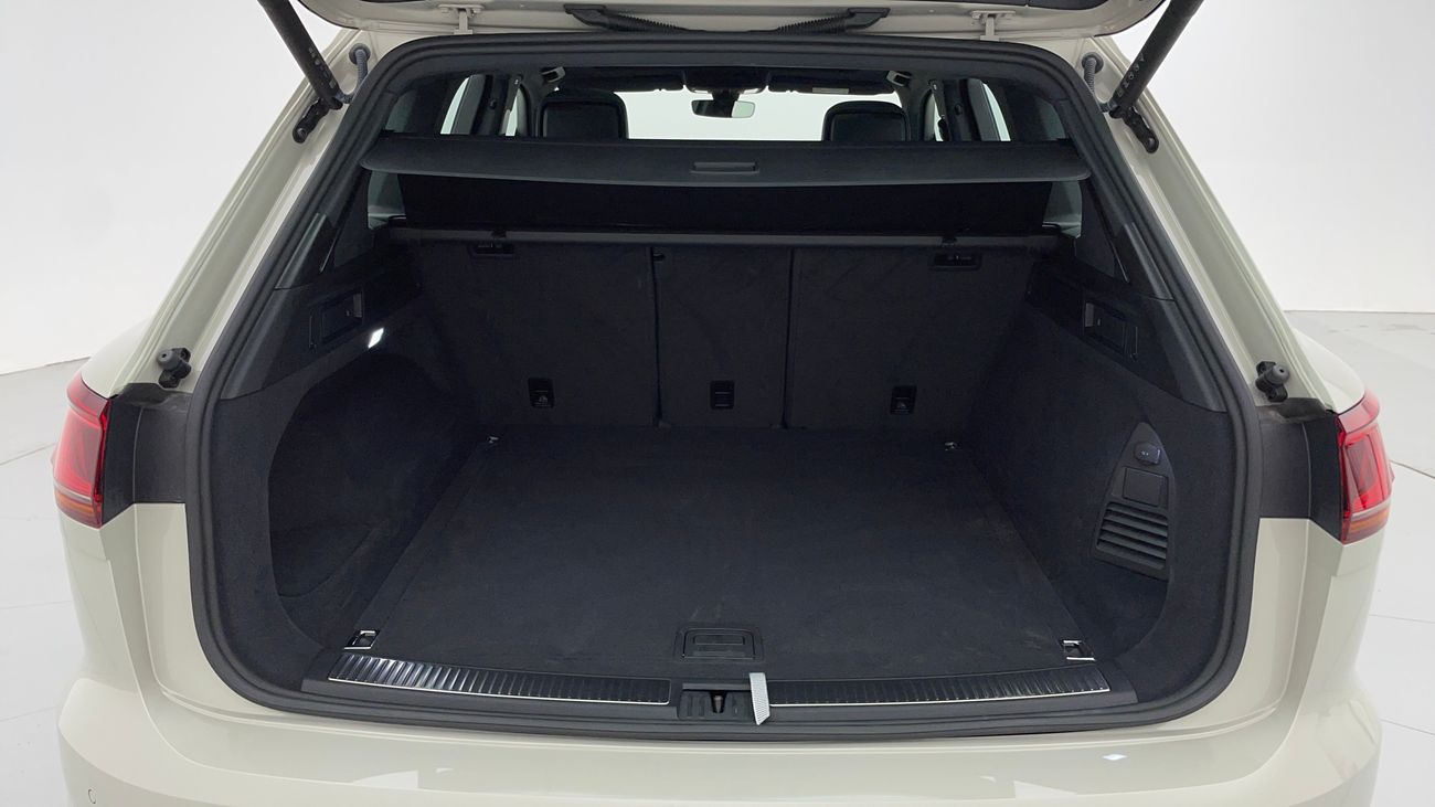 Volkswagen Touareg R LINE 3 | Zero Down Payment | Free Home Test Drive