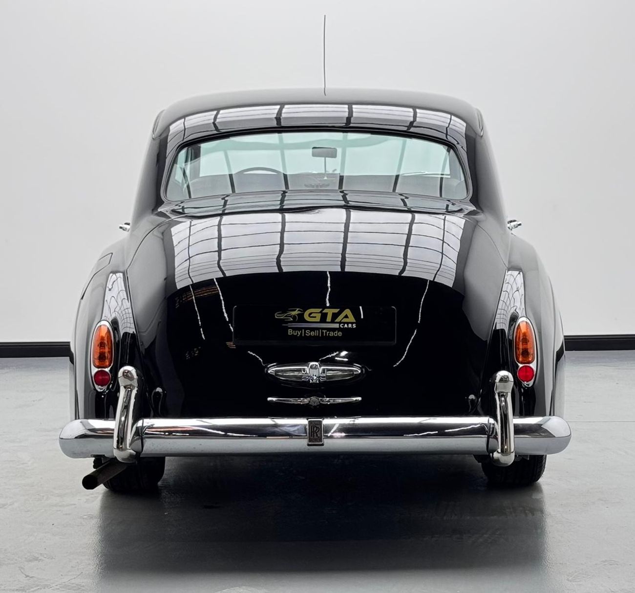 رولز رويس سلفر كلاود 1965 Rolls-Royce Silver Cloud II, Immaculate Classic with Extremely Low Mileage,