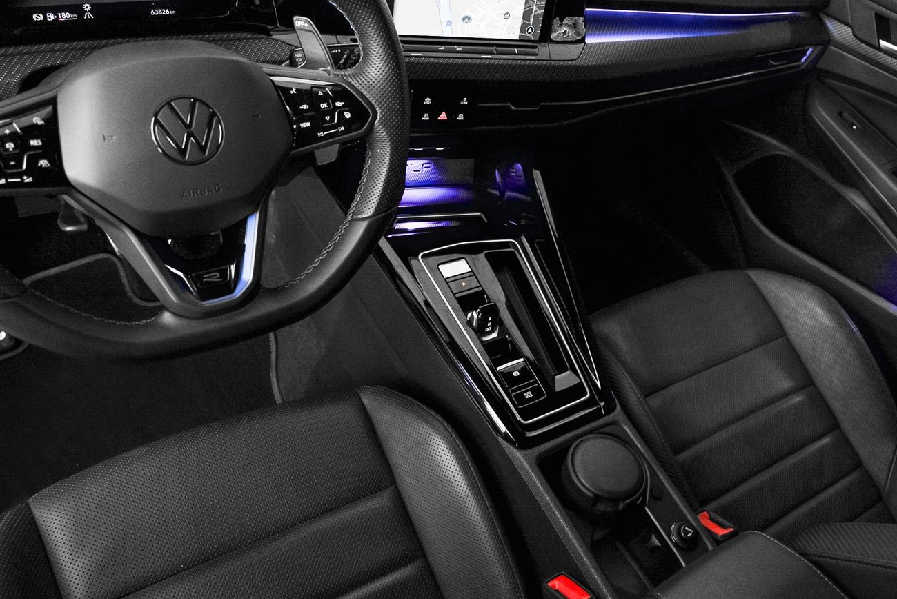 فولكس واجن جولف ار Base 2.0T