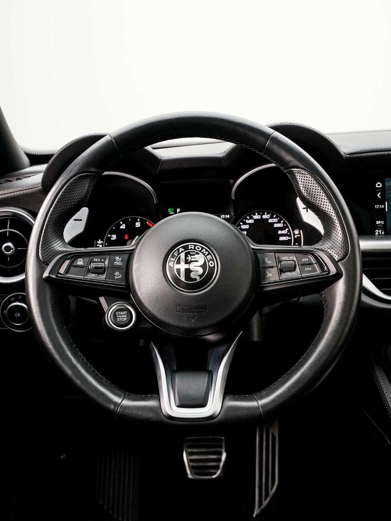 ألفا روميو ستيلفيو Veloce 2023 Alfa Romeo Stelvio Q4, 2028 Alfa Romeo Warranty, Low Kms, GCC