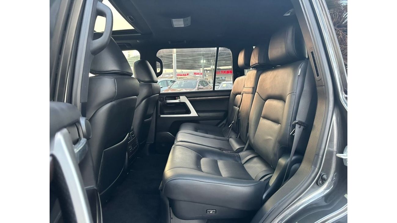 تويوتا لاند كروزر -