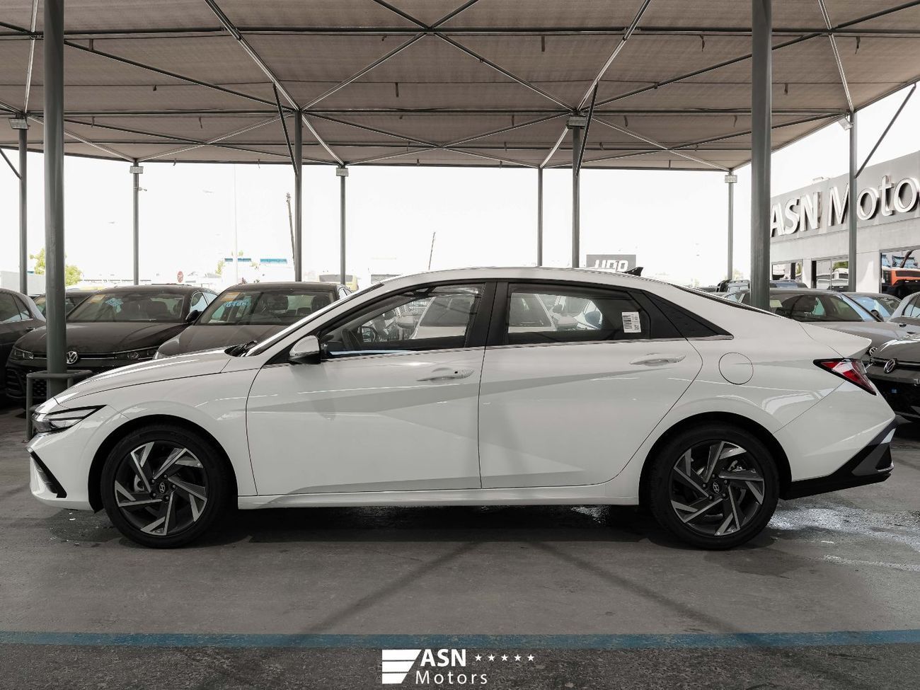 هيونداي إلانترا Lux Premium 1.5L 2025 (Export Price)