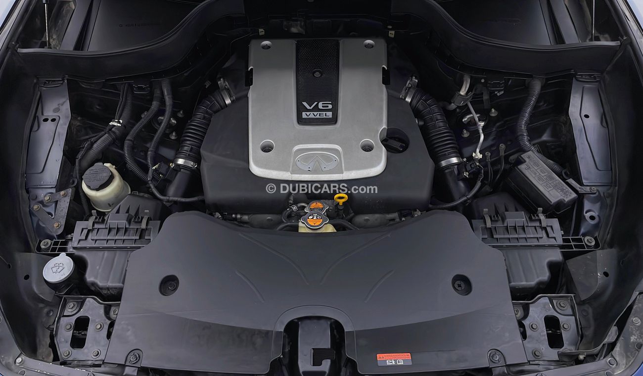 Infiniti QX70 LUXURY 3.7 | Under Warranty | Inspected on 150+ parameters