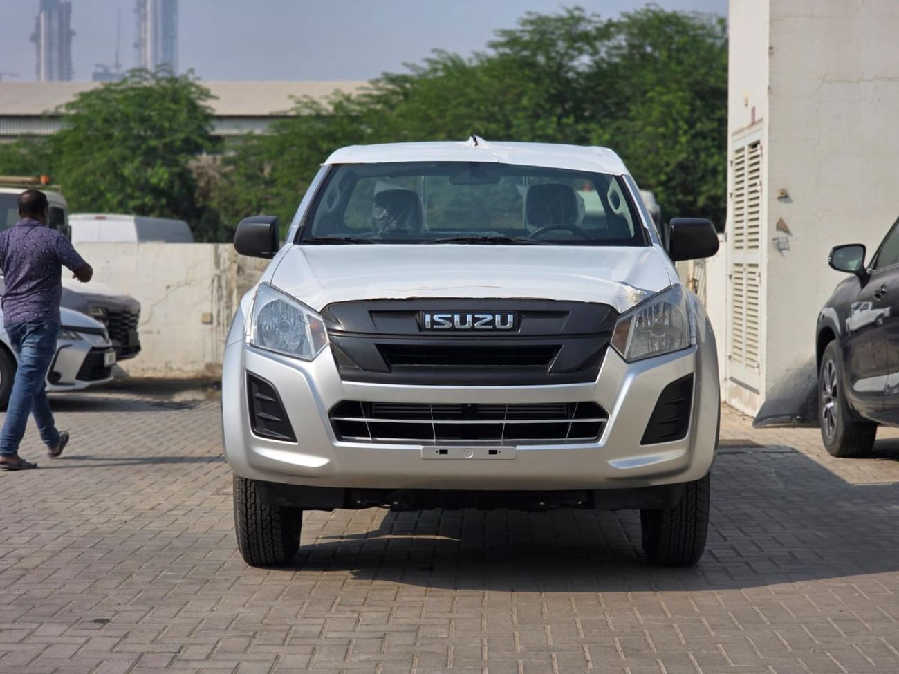 Isuzu DMax 1.9L (4x4) RBA Single Cab (2 Doors) MY 2025 - Made in India