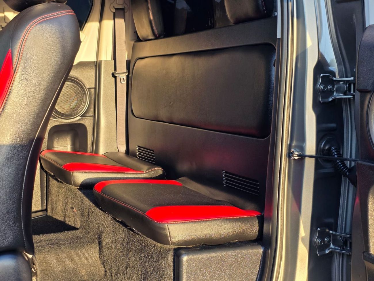 Toyota Hilux GLX 2016 | 2.8L DIESEL ENGINE | MANUAL TRANSMISSION | RHD | SMART CAB | DIGITAL AC | AIR SNORKEL | PUSH