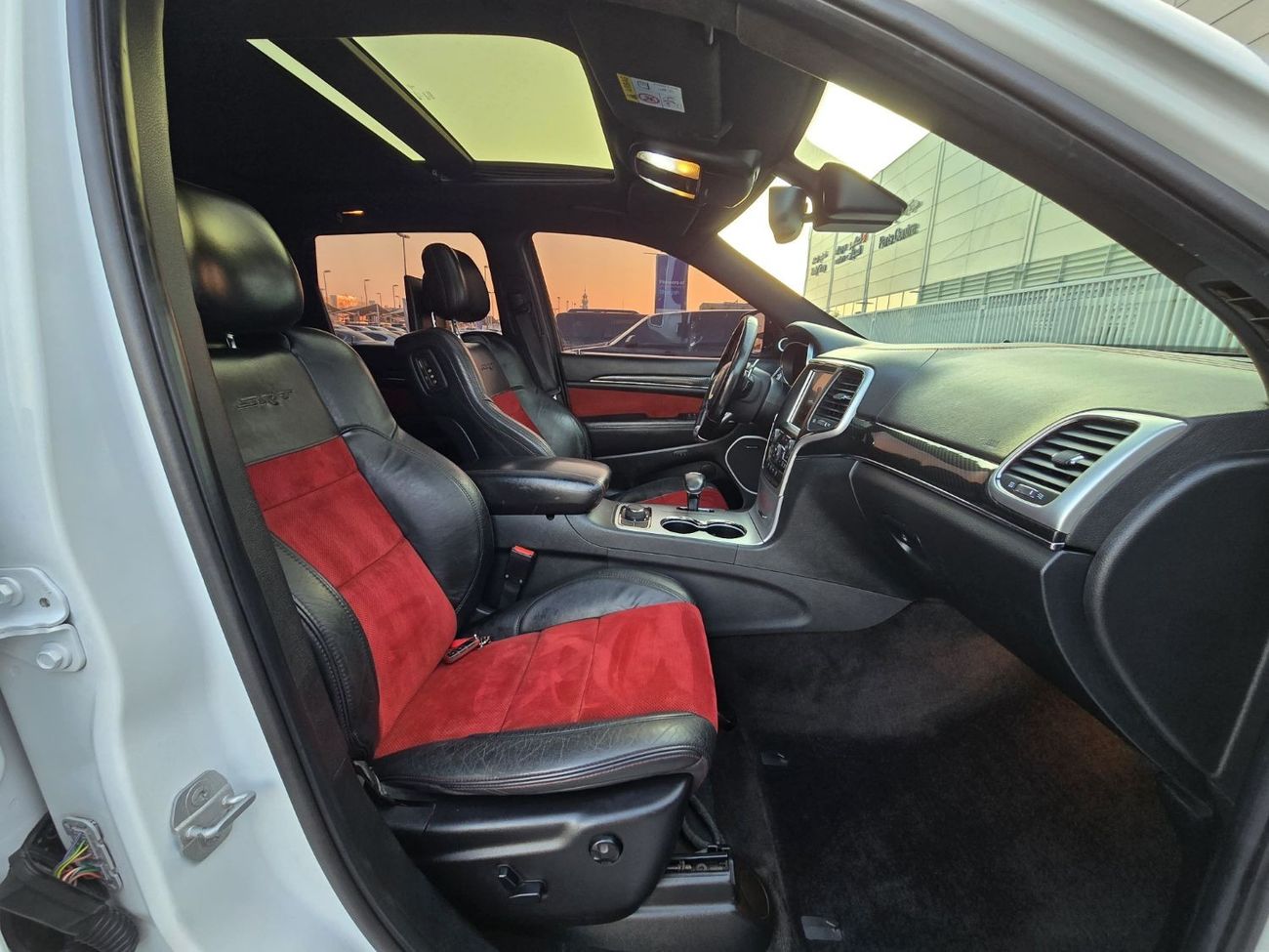 Jeep Grand Cherokee SRT8 6.4L JEEP GRAND CHEROKEE SRT V8 2015 GCC ORGINAL PAINT // ACCIDENT FREE // PERFECT CONDITION