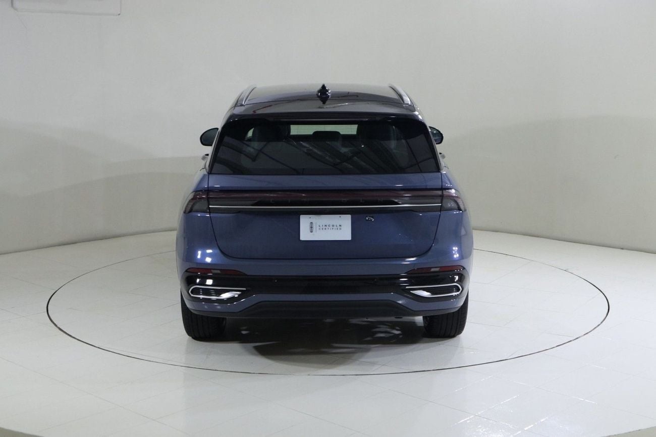 Lincoln Nautilus RESERVE I NAU325 / AL TAYER MOTORS AL QOUZ SHOWROOM