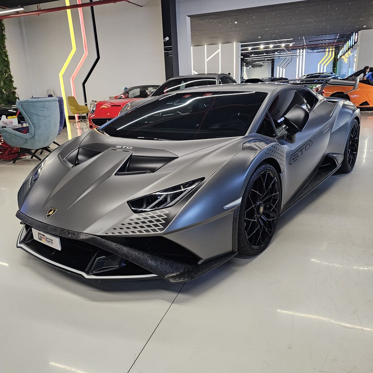 Lamborghini Huracan 2022 Lamborghini Huracán STO / GCC /Forged Carbon Fiber Edition/arranty till 2027Under Agency W