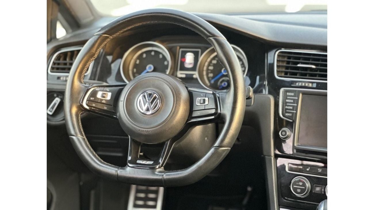 فولكس واجن جولف موديل 2015 خليجي فل مواصفات بانوراما وجلد ومثبت سرعه وتحكم كهربي كأمل ونظام صوت ممتاز وكاميرا خلفيه
