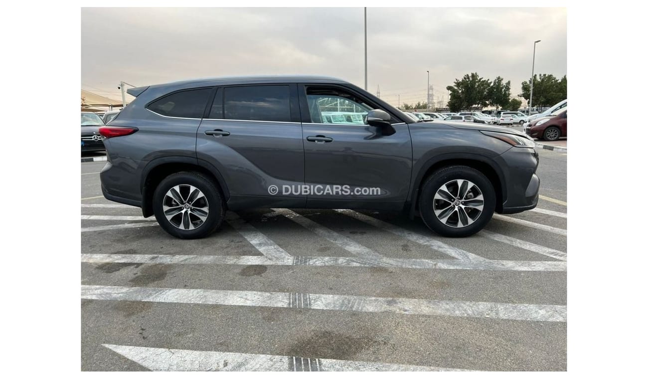 Toyota Highlander 2021 TOYOTA HIGHLANDER XLE AWD / FULL OPTION