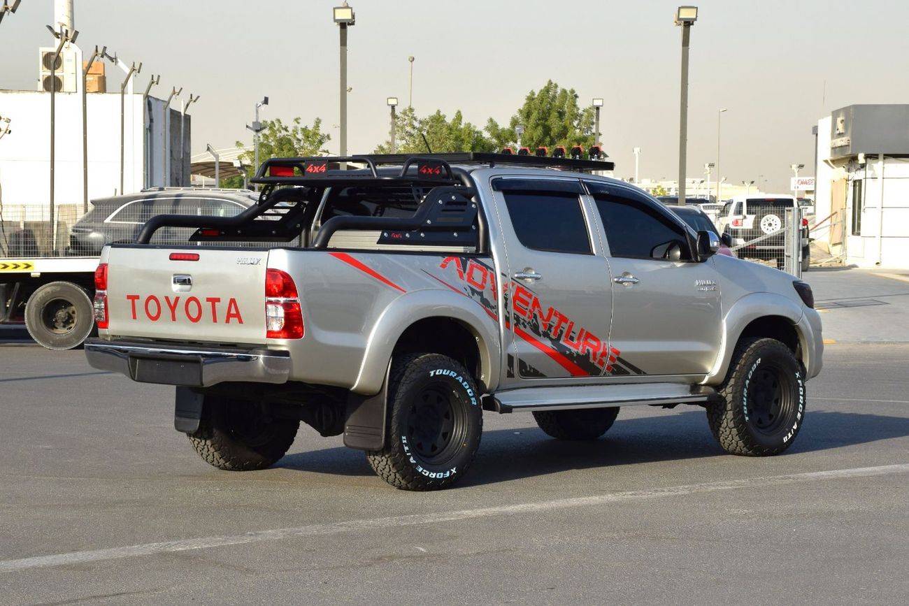 تويوتا هيلوكس 4X4 Diesel 3.0L (Right Hand)