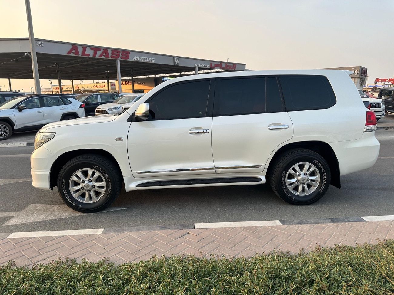 Toyota Land Cruiser GXR 4.0L (271 HP) 4WD