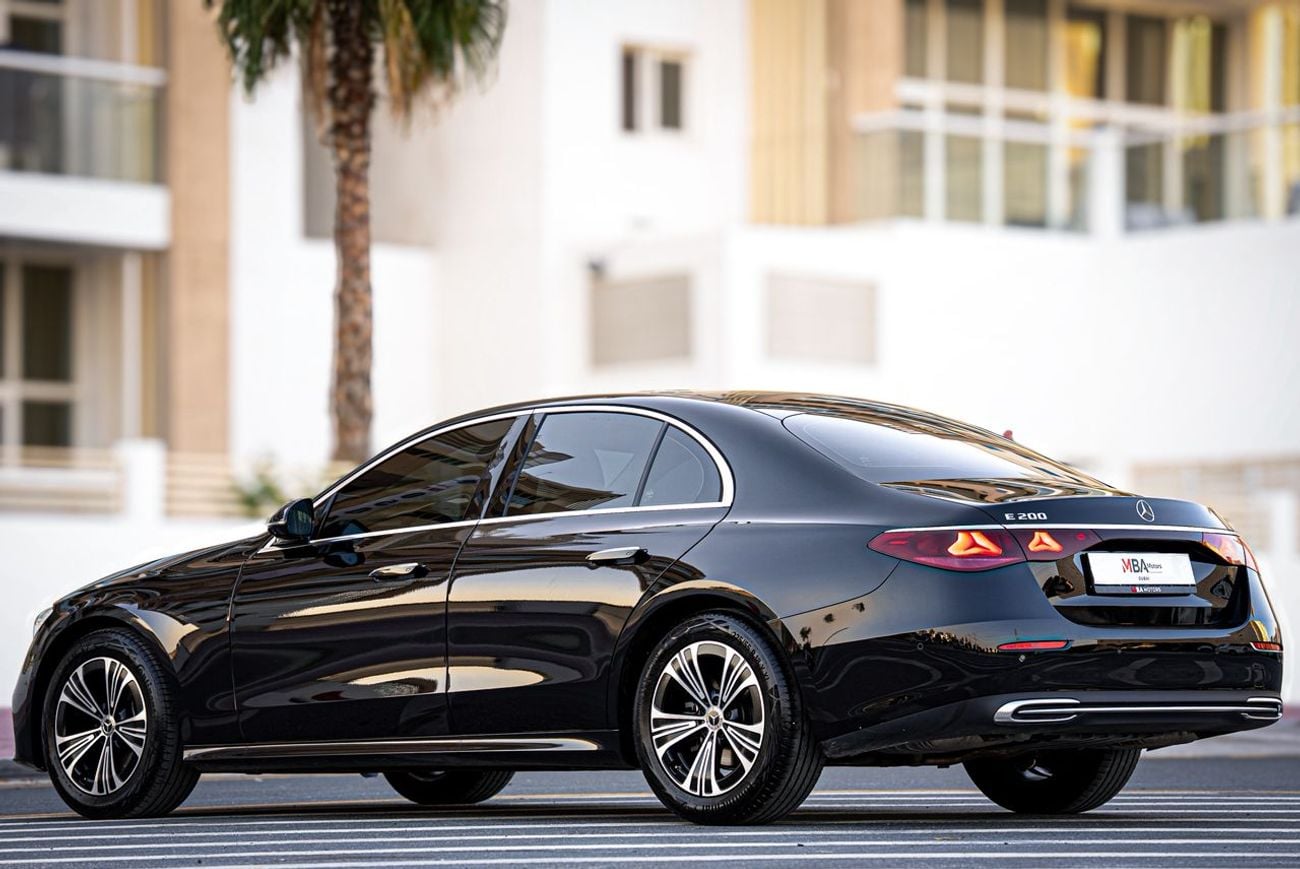 مرسيدس بنز E200 2.0L