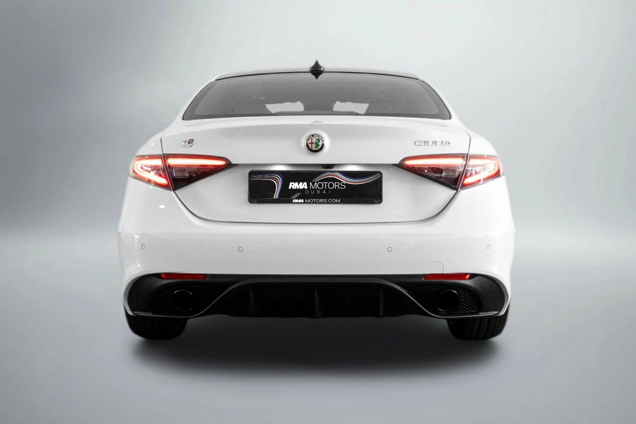 Alfa Romeo Giulia Q2 / 7 Year Alfa Romeo Warranty & 5 Year Service Contract / Delivery Kms