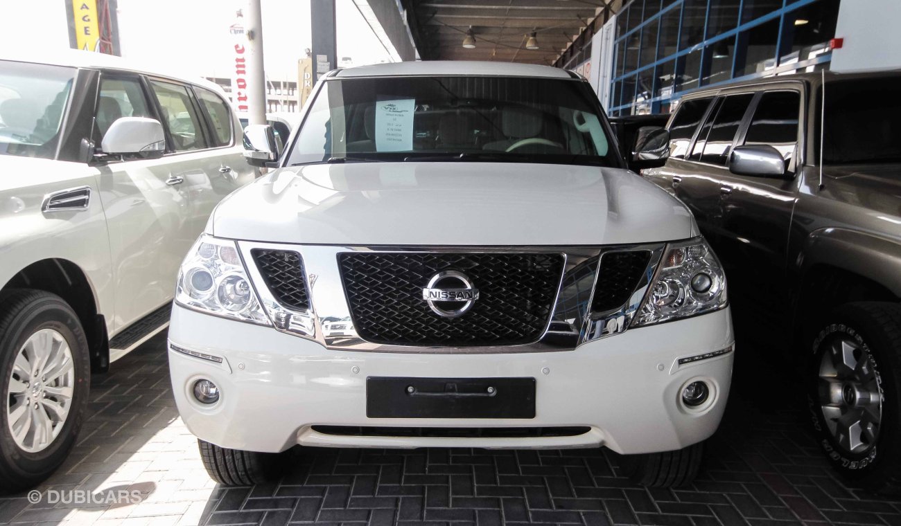 Nissan Patrol SE with LE Badge