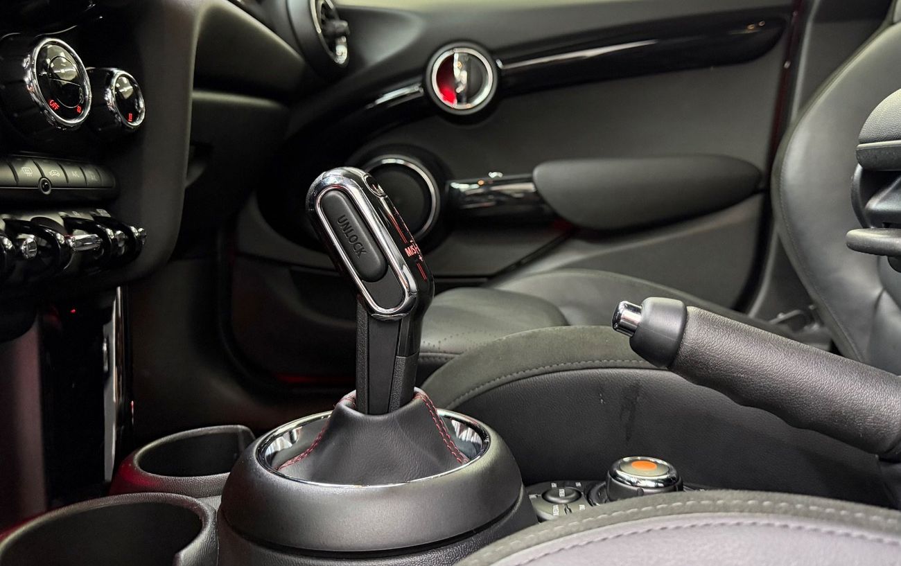 ميني كوبر إس GCC .. FSH .. Perfect condition .. Original paint