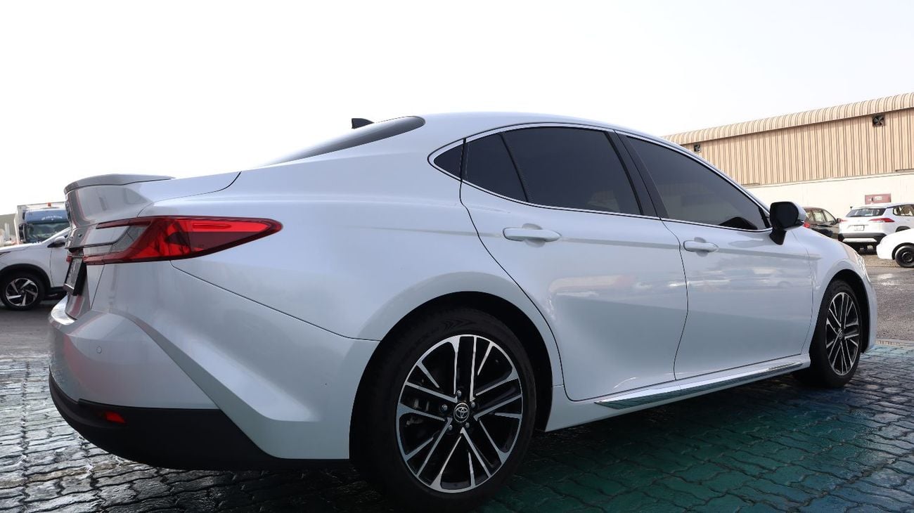 تويوتا كامري GLE 2.5L