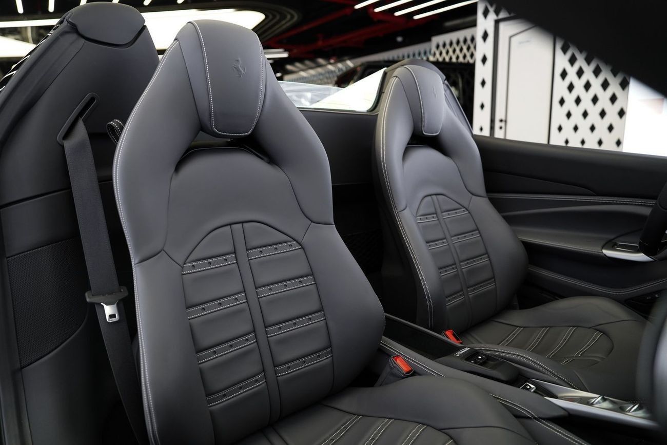 Ferrari F8 Spider 3.9T V8