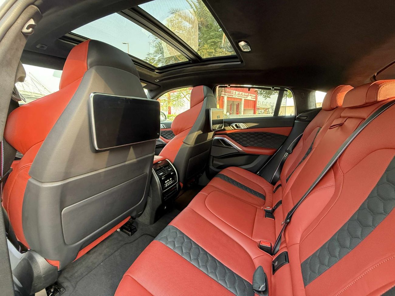 BMW X6 xDrive40i Luxury M Sport Package 3.0L GCC SPEC UNDER WARRANTY AND SERVICE CONTRACT