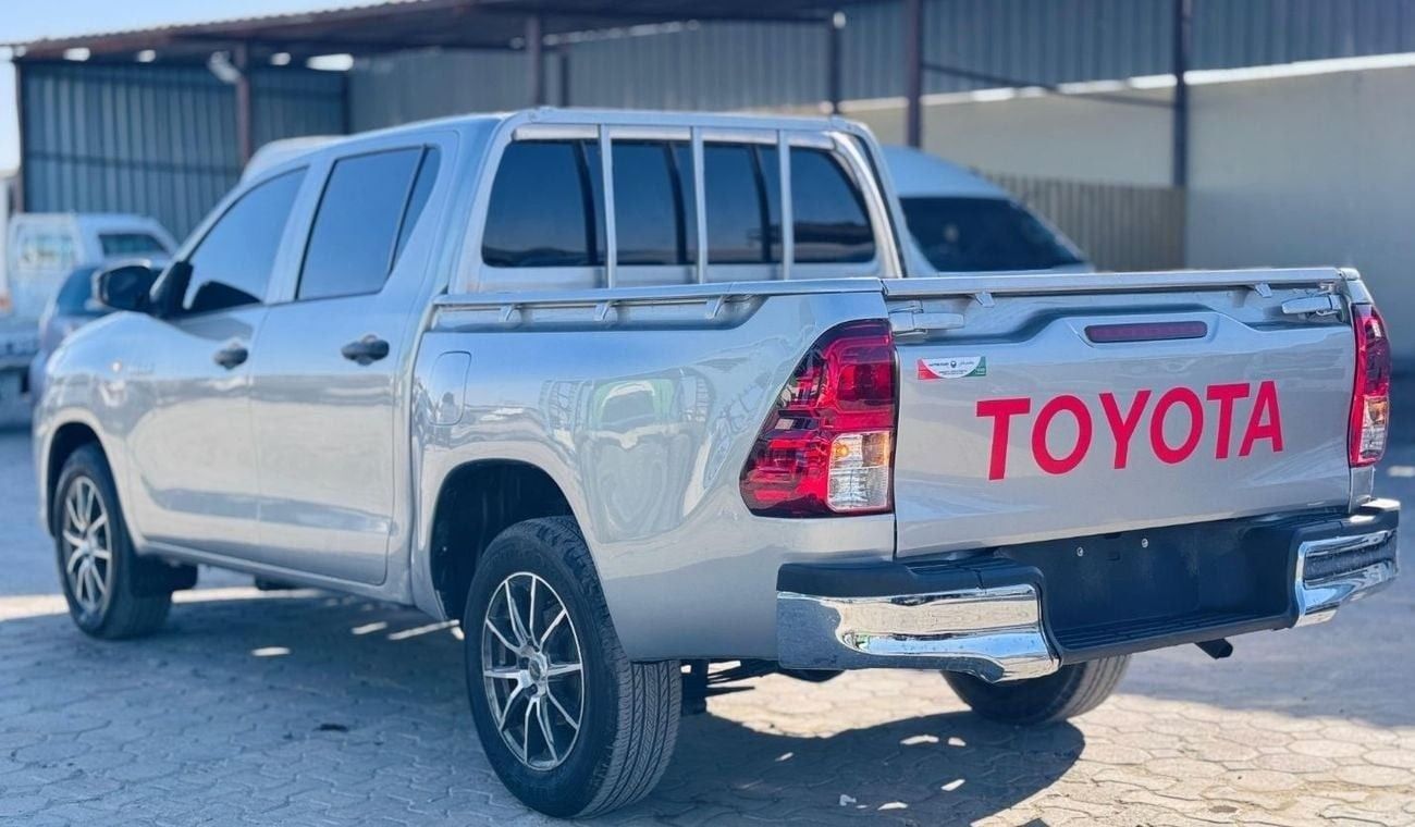 Toyota Hilux DOUBLE CABIN | 2.7L PETROL ENGINE | 2WD | RHD | 2021 | MANUAL TRANSMISSION