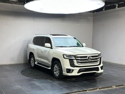 Toyota Land Cruiser VXR 5.7L 4WD