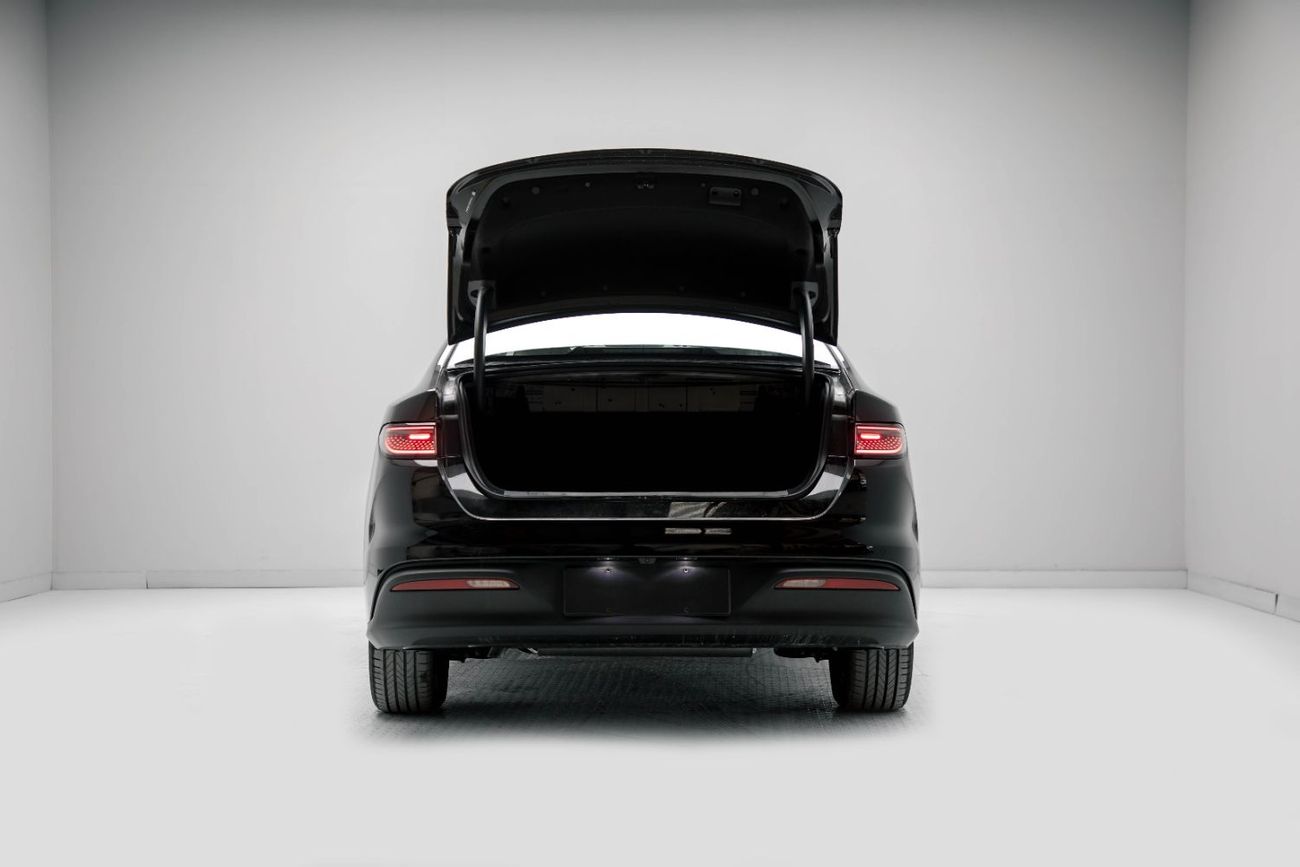 بي واي دي سيل 05 DM-i ID Luxury 1.5L - Black Inside Grey | Export Only