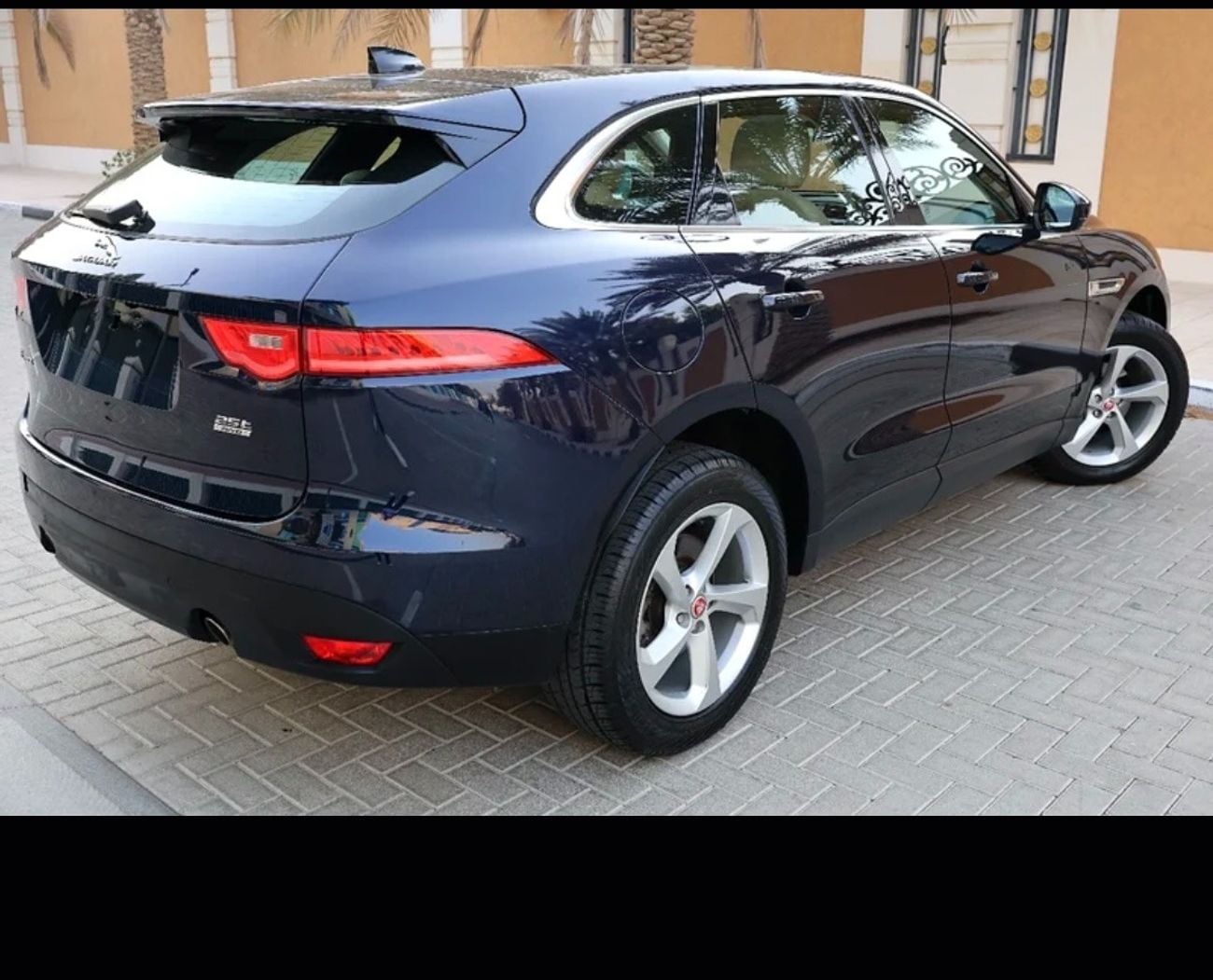 Jaguar F-PACE 25T