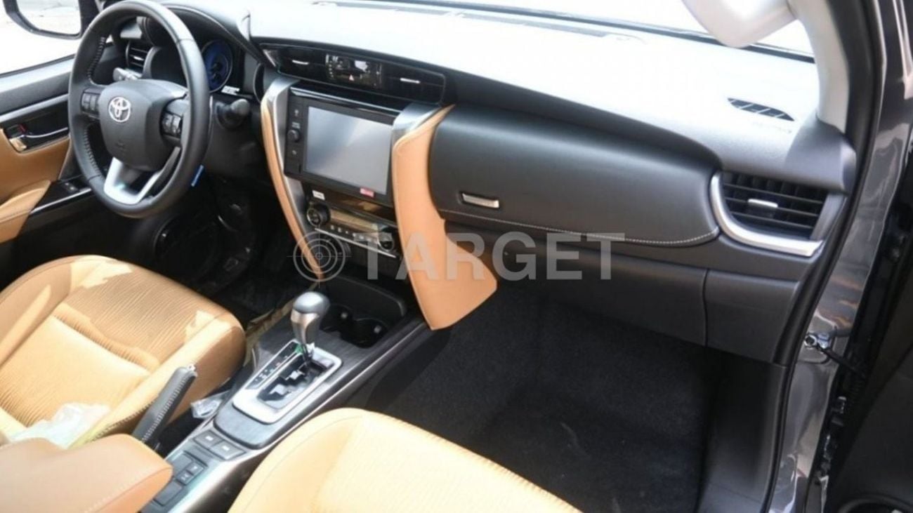 Toyota Fortuner Toyota Fortuner 2.4L Diesel AT 4X4 2024