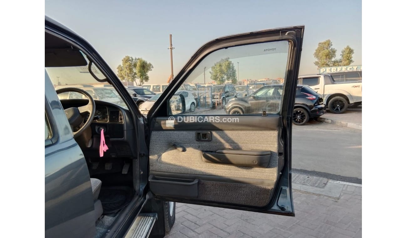 Toyota Hilux TOYOTA HILUX PICK UP RIGHT HAND DRIVE(PM1695)