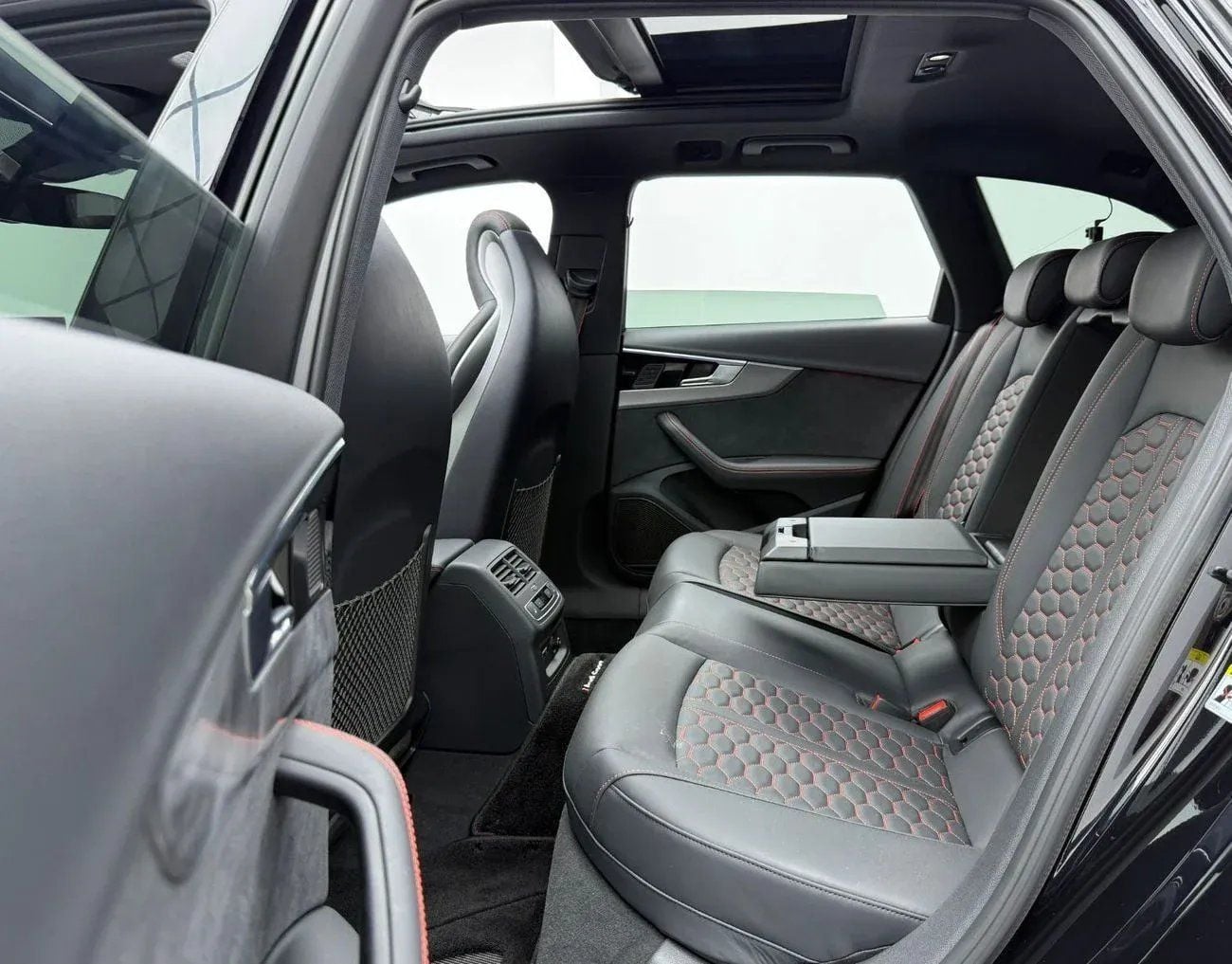 Audi RS4 2023 Audi RS4 Quattro, 1 Year Warranty Unlimited Km, Top Option, Excellent Condition