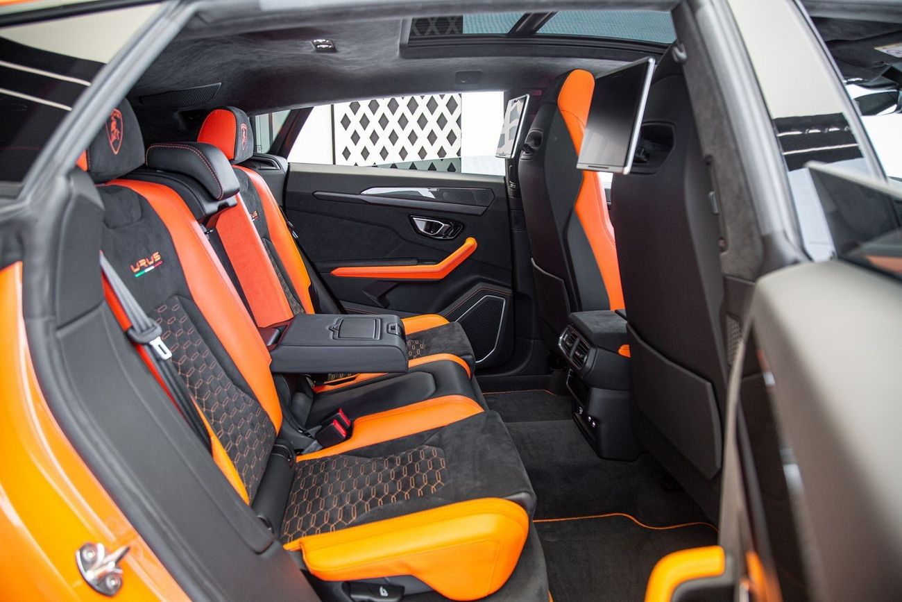 Lamborghini Urus Pearl Capsule DEALER SERVICE