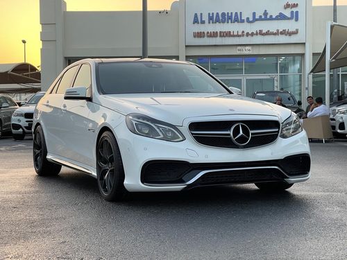 Mercedes-Benz E300 Avantgarde Mercedes E300 2015 KIT 63 _GCC_2015_Excellent Condition _Full option