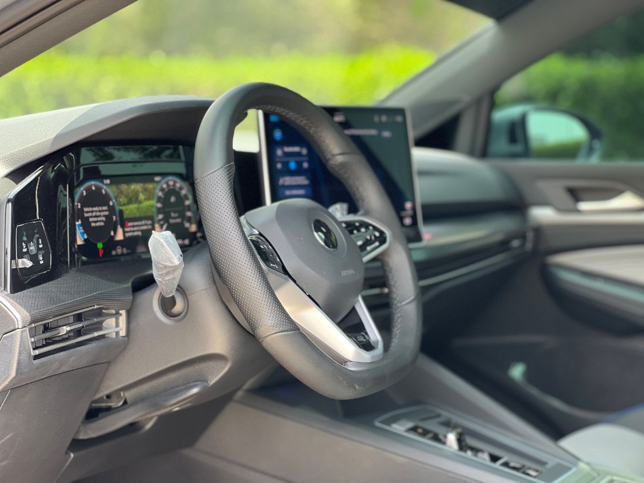 فولكس واجن جولف ار Base 2.0T