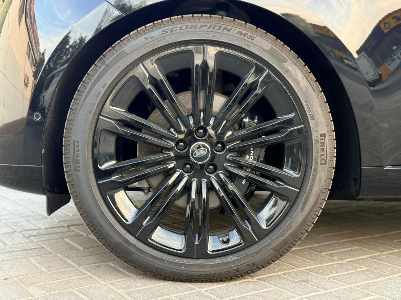 لاند روفر رينج روفر P400  2025