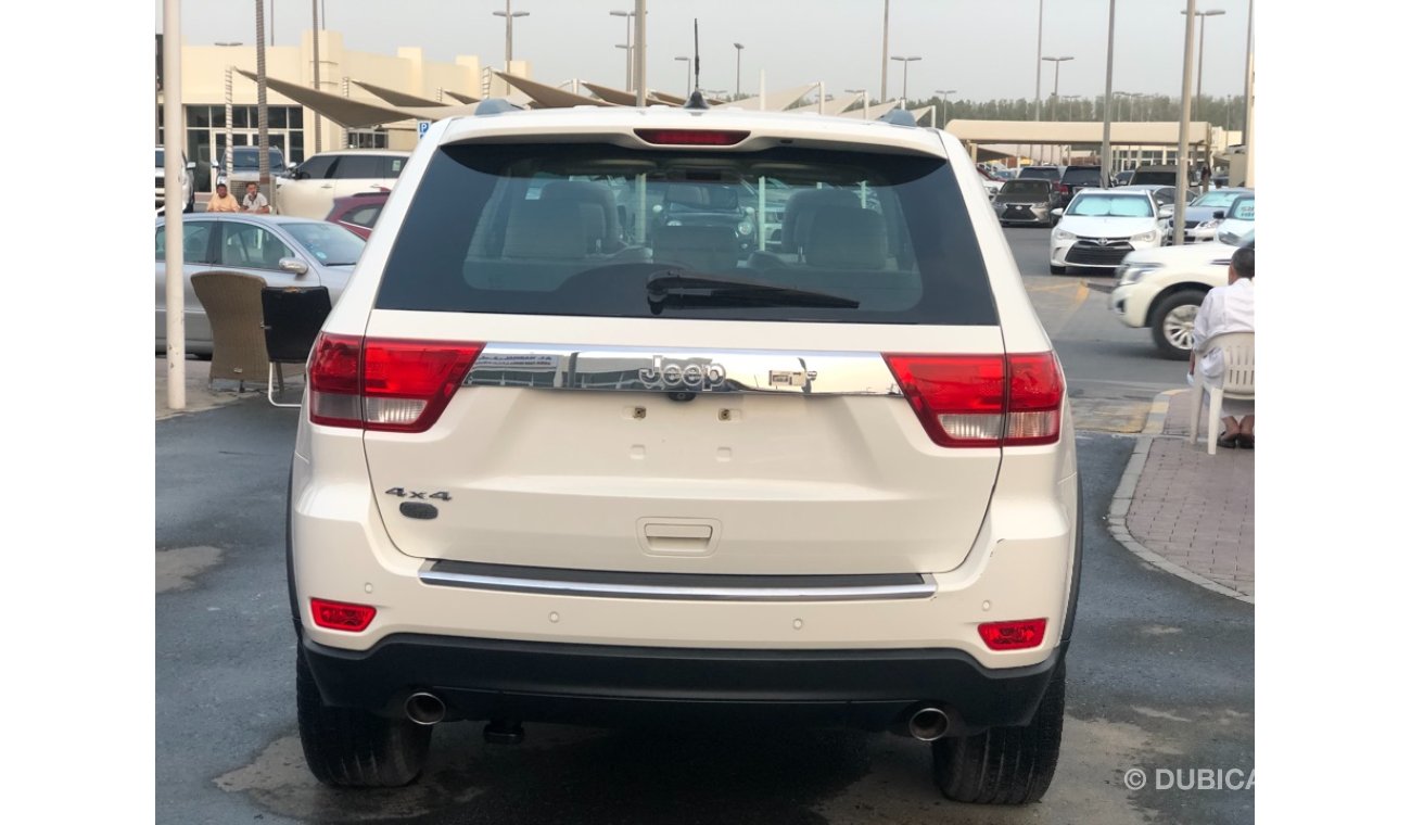 Jeep Grand Cherokee Jeep grand chorque model 2012 GCC car prefect condition full option low mileage panoramic roof leato