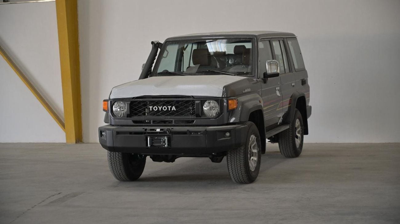 تويوتا لاند كروزر 70 Toyota hard top LC76 4.0 AT 2025 mid option