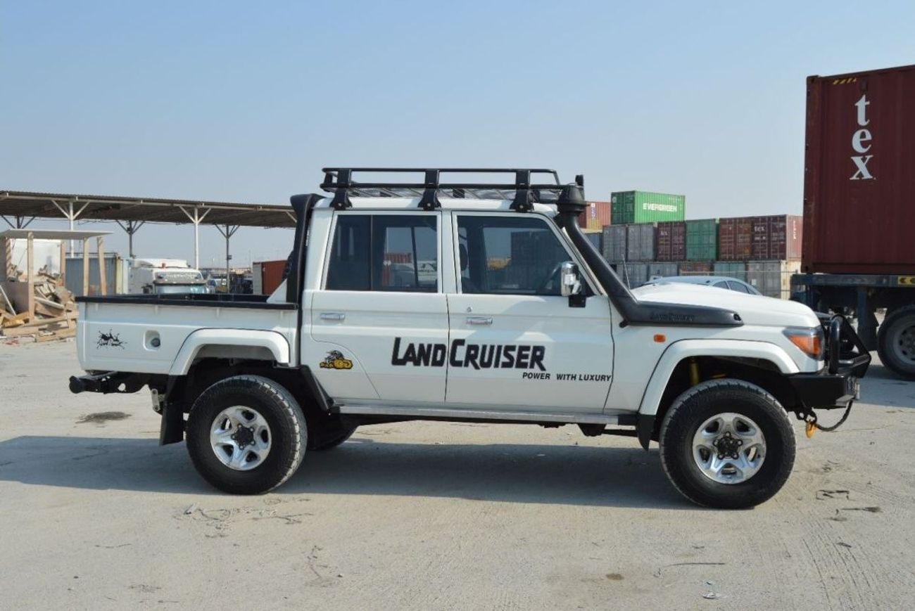 Toyota Land Cruiser Pick Up Double Cab Std Perfect insaid and out